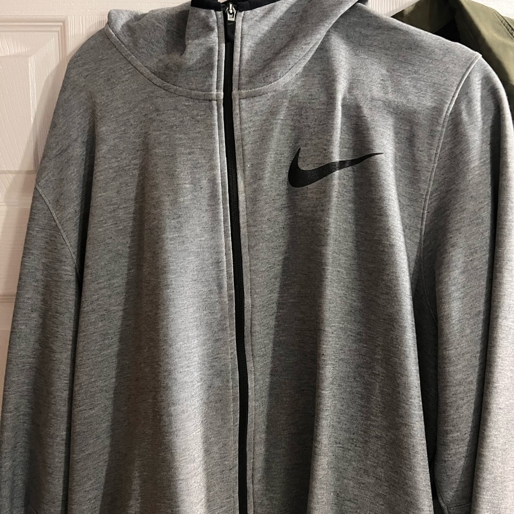 Nike Dri-FIT Gray Basketball Hoodie